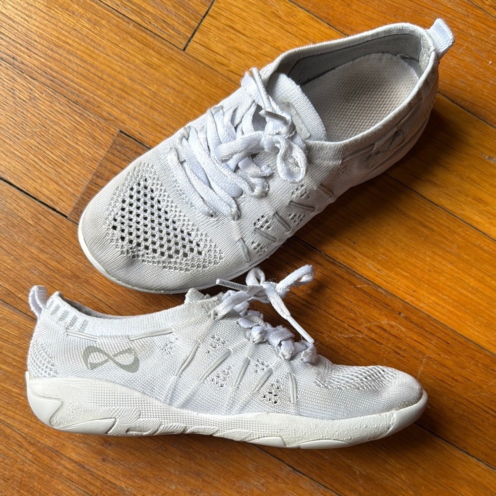 NFINITY Kids Shoes in White